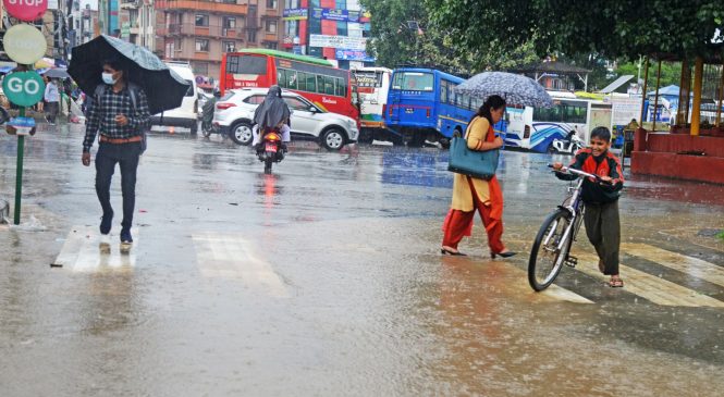 मौसमः काठमाडौंमा दिनभर मौसम बदली र वर्षा, मनसुनी प्रणाली कमजोर बन्दै