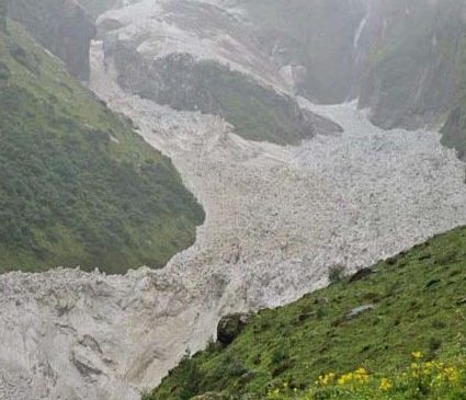 हिमपहिरोले थुन्यो बोक्सीखोला, स्थानीयलाई सर्तक रहन आग्रह