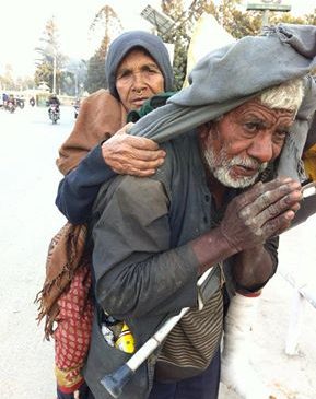 बृद्धा अवस्थाको साहारा कोहीछैन: सबैले बृद्धाहरुको सम्मान गरौं