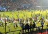 इन्डोनेसियामा फुटबल खेलमा भयानक हिंसाः १ सय २७ जनाको मृत्यु
