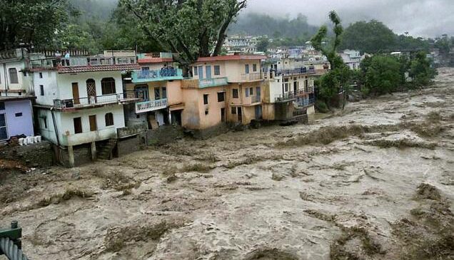 भारतमा बाढीका कारण १३ जनाको मृत्यु